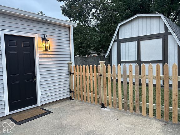 5th image of 1909 Arlington Rd