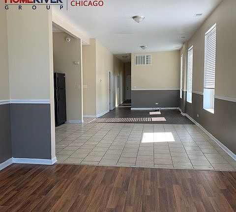 3rd image of 319 S Homan Ave #3S