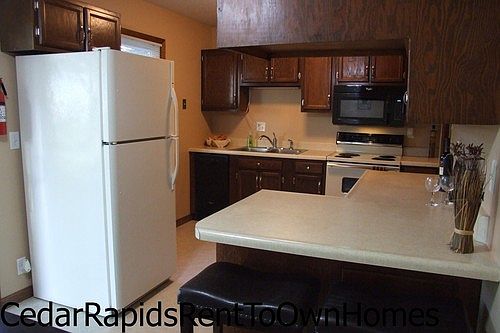 1st image of 2704 Matthew Dr SW