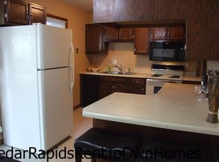 2704 Matthew Dr SW, Cedar Rapids, IA 52404