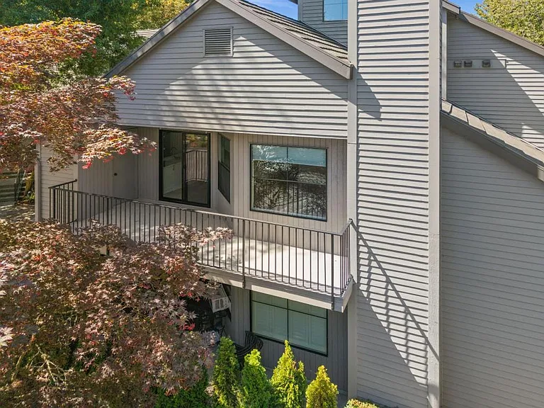 4000 Carman Dr #G108 — Photo 27