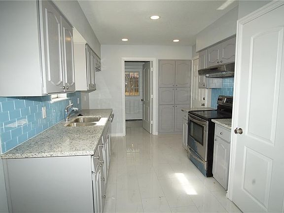 5th image of 2114 Kent Dr