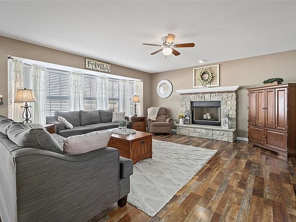 5th image of 113 Shadow Pointe Dr