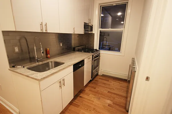 Rented by Aether Property Group | media 22