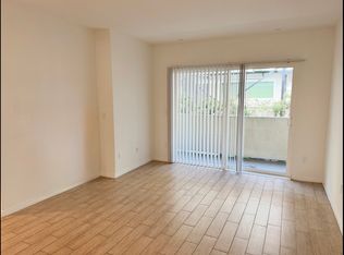 11925 3/3 Kling St #107, Valley Village, CA 91607