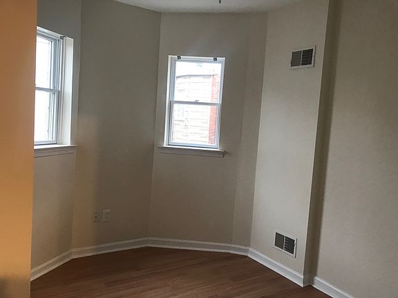 4th image of 2610 S Rosewood St