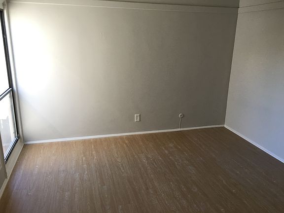 5th image of 606 Parkman Ave