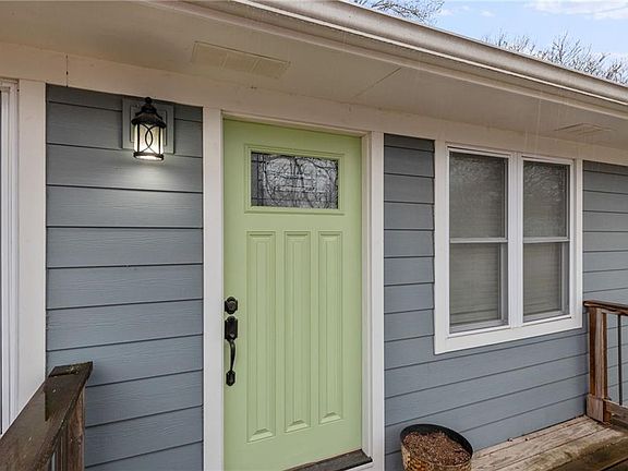 4th image of 3024 Mason Ave