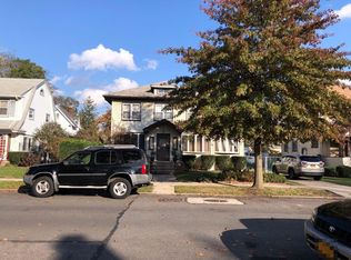 88-61 195th Pl, Jamaica, NY 11423