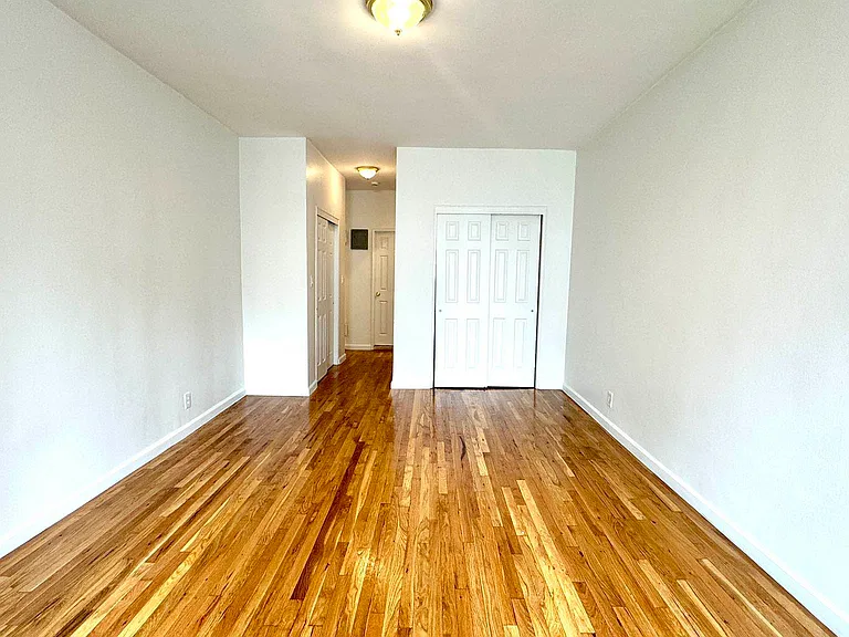 426 E 83rd St #5C — Photo 2