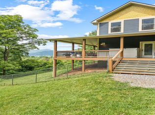 76 Reservoir Dr, Waynesville, NC 28786