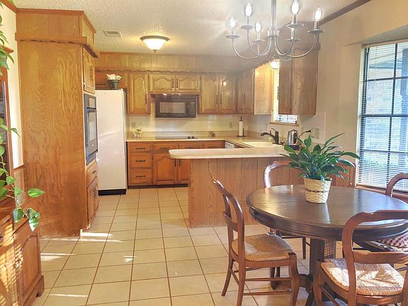 4th image of 609 Melinda Ln