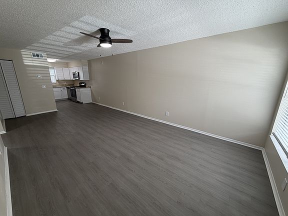 5th image of 5290 70th Ave N #B108