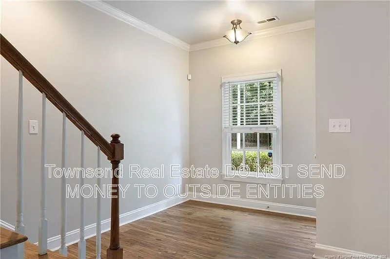 3 bed, 2.5 bath, 2327 sqft, $1,845 — Photo 2