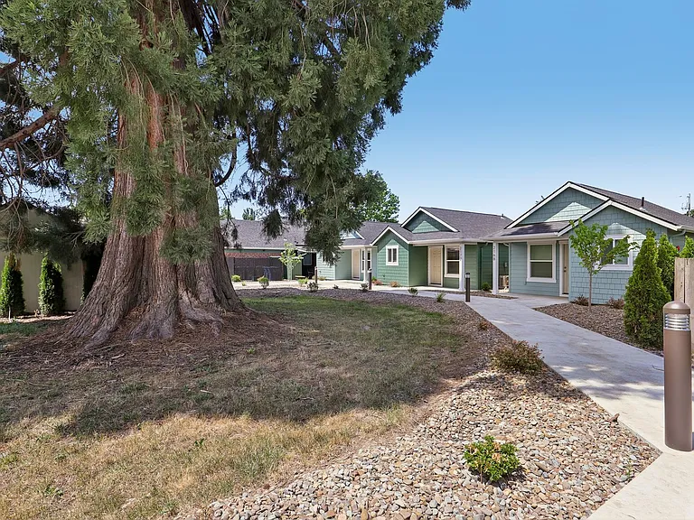 Cottages at Laurel — Photo 95
