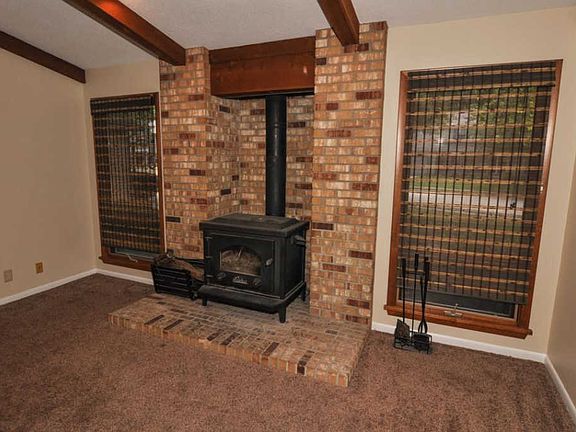 5th image of 3448 Woodfield St