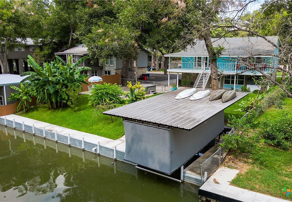 1st image of 429 Laguna Vis