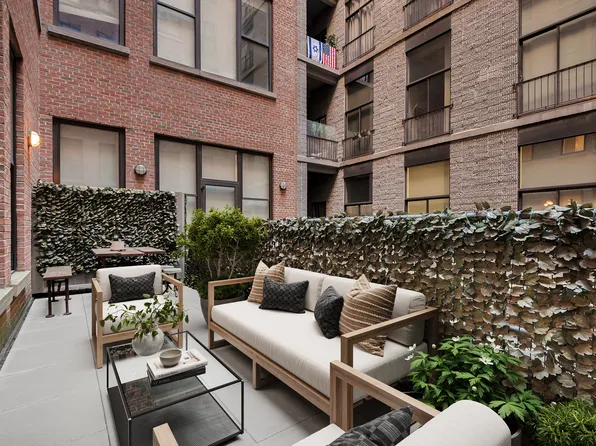 260 Park Avenue South image 3 of 18