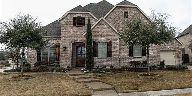 1st image of 901 Thornbird Dr