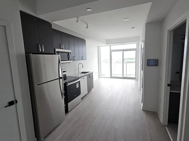 2782 Barton St E #913 — Photo 1