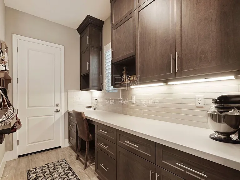 2933 Valencia St — Photo 15