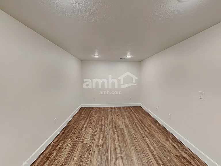 2222 E Silverado Ln — Photo 22
