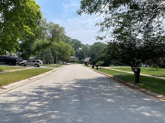 4th image of 3822 Coachman Dr