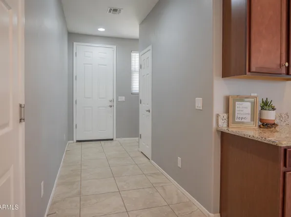 952 S OLYMPIC Drive, Gilbert, AZ 85296