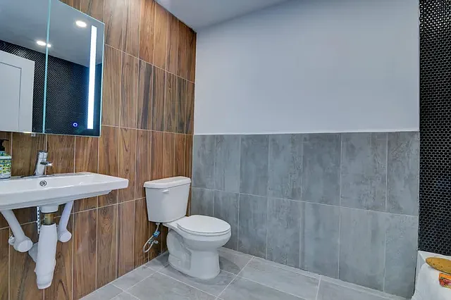 2 bed, $2,577 — Photo 4