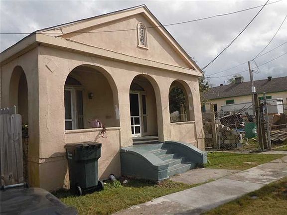 2nd image of 3607 Delachaise St