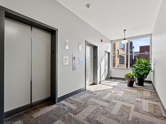 4th image of 113 W Wayne St APT 303