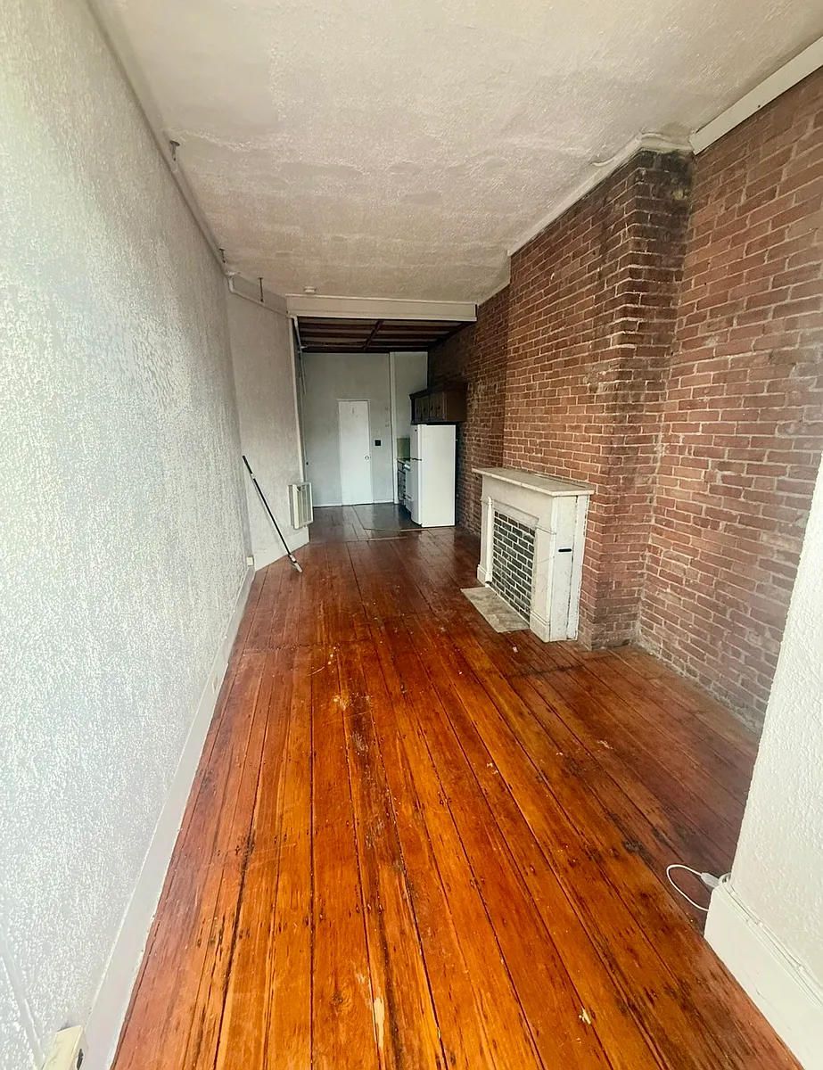 Photo 2 of 7 - 112 Marlborough St #4A - Boston, MA Building Photo - 112 Marlborough St #4A