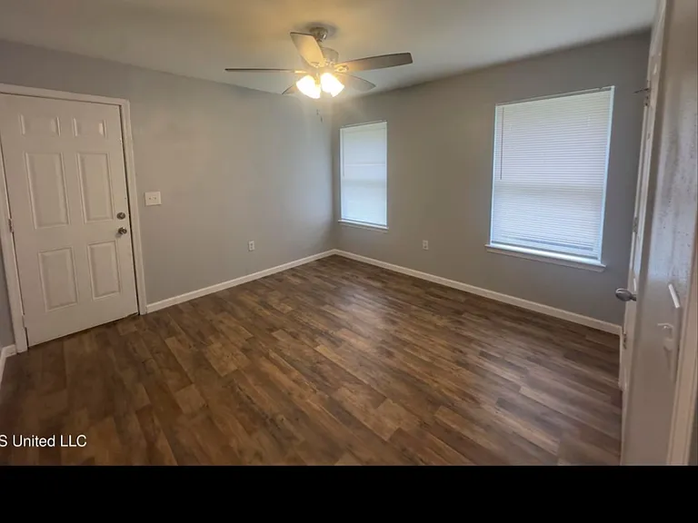 6029 W Hinds St — Photo 4