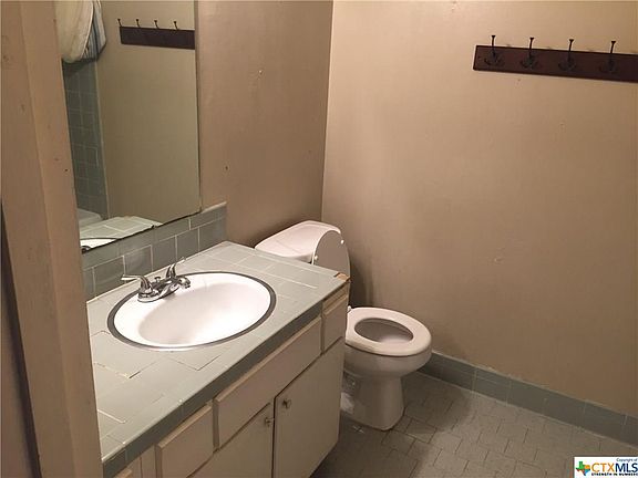 5th image of 1011 Hazelton St #11
