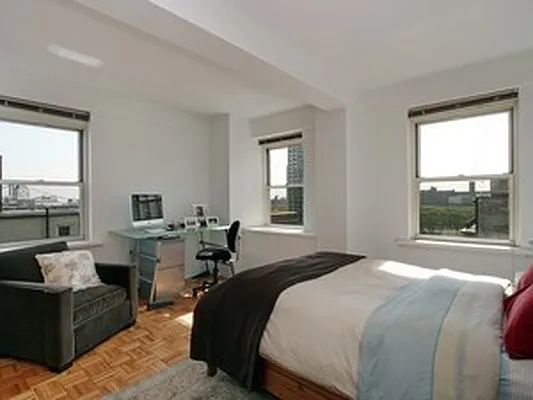 Sold by Corcoran | media 3