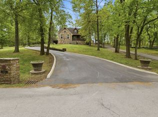 2105 Alpine Dr, Columbia, TN 38401
