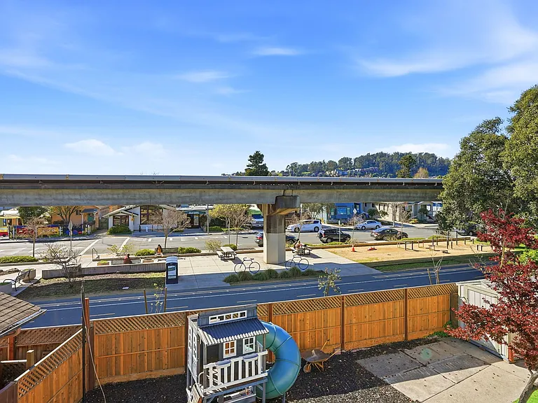 840 Key Route Blvd #B — Photo 11