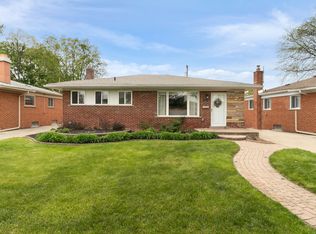 8267 Randy Dr, Westland, MI 48185
