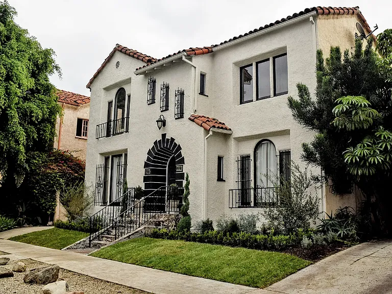 350 1/2 N Sierra Bonita Ave — Photo 3