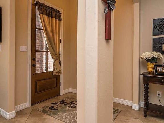 3rd image of 625 Alexandria Ln