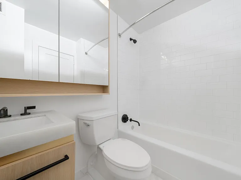 250 W 19th St #10C — Photo 8