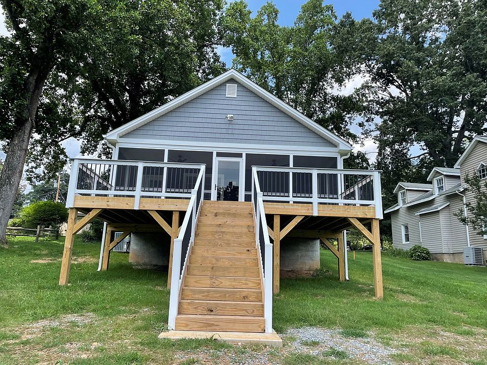 1st image of 212 Timberlake Dr