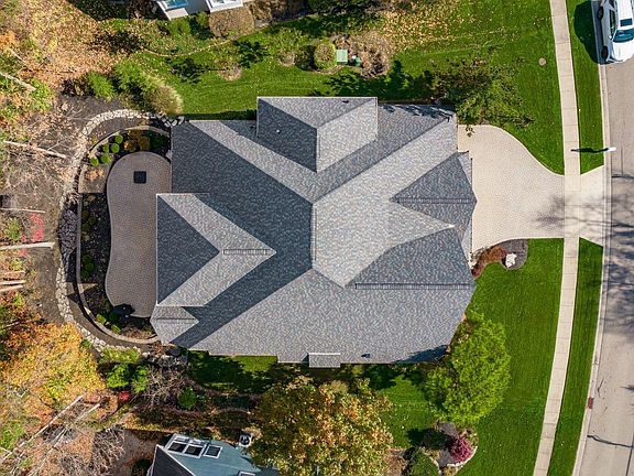 4th image of 714 Matthews Brook Ln