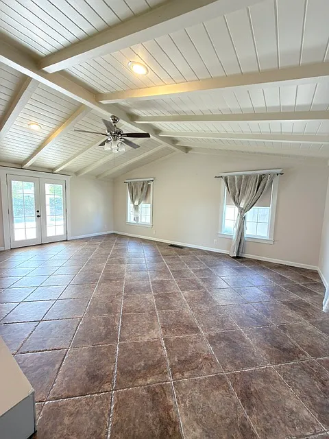 3 bed, 1909 sqft, $2,695 — Photo 4