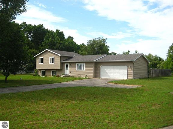 2nd image of 10894 Elizabethtown Dr