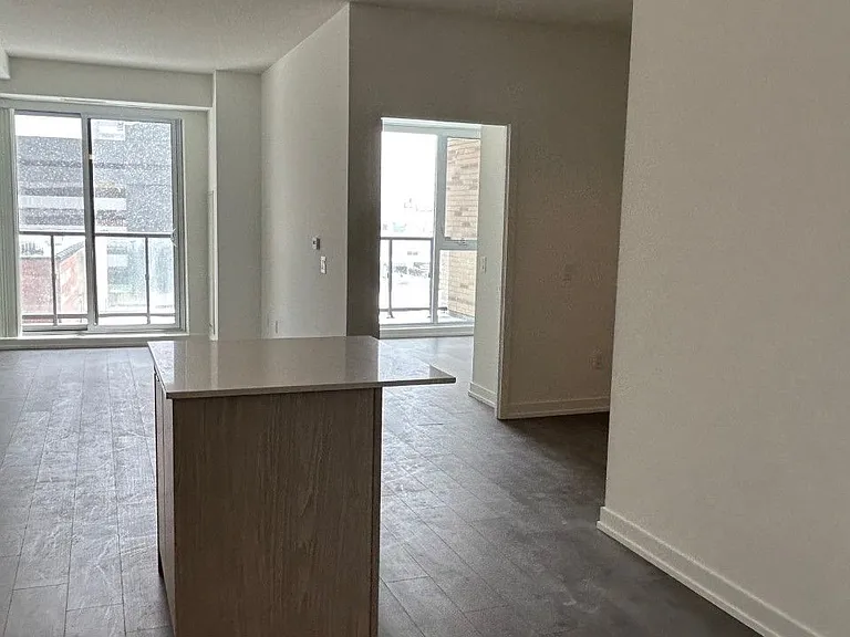 55 Duke St W #311 — Photo 4