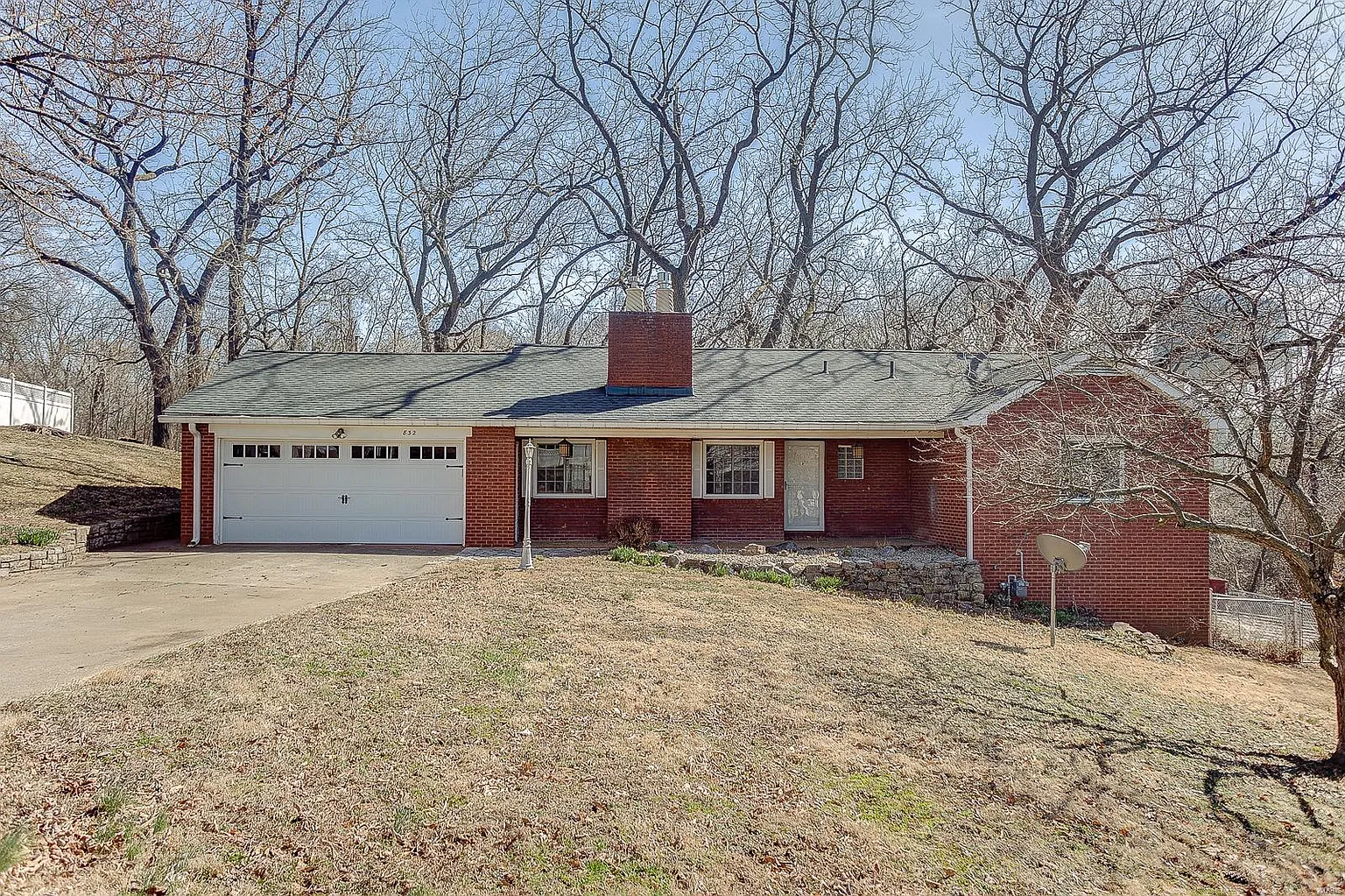 832 Willoway Ave photo 1