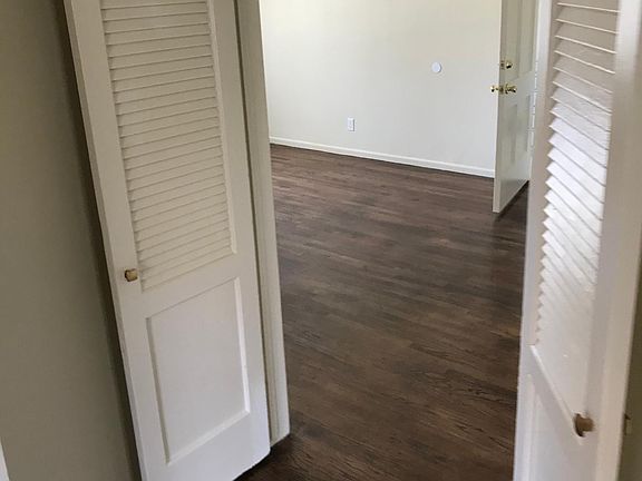 4th image of 4036 Hillcrest Dr APT C