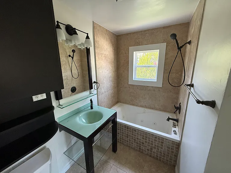 239 1/2 N Mayflower Ave — Photo 30