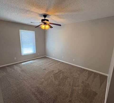 4th image of 118 W Victoria Ct APT D